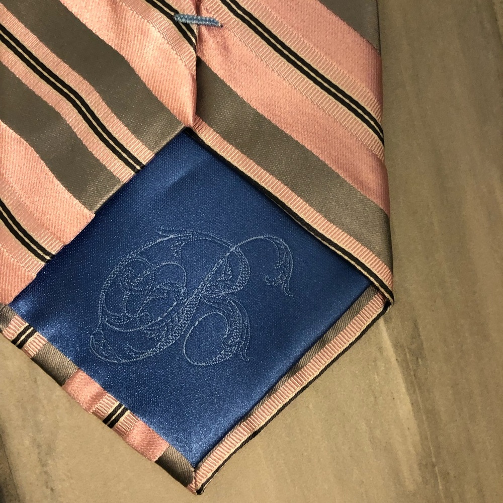 Bugatti Necktie - Picture 8 of 9